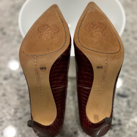 Vince Camuto Panan Pointed Toe Pump - Chianti - 6 1/2 - Picture 3 of 3